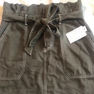 NWT- FREE PEOPLE 🤩 Paper-bag Waist Skirt SZ-31
